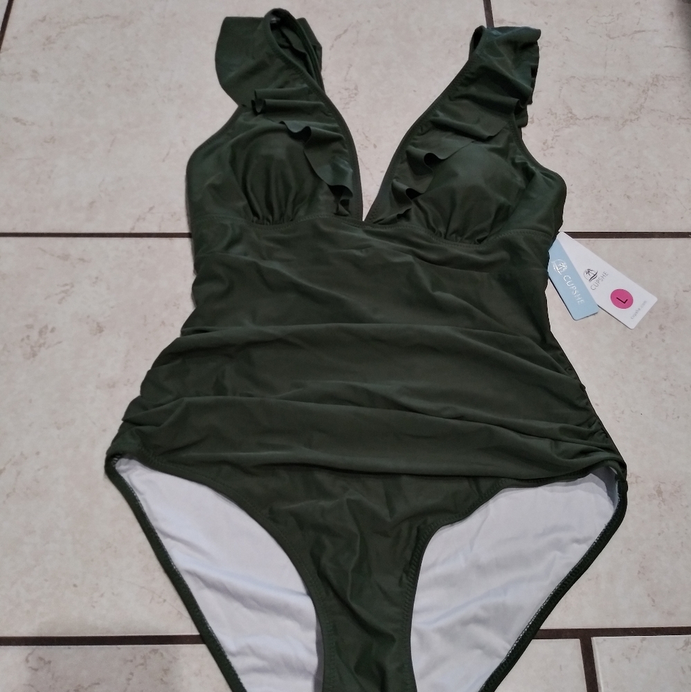 Brand new with tags...Cupshe size large